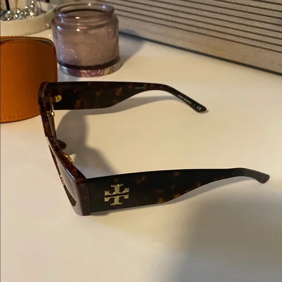Tory Burch Brown Sunglasses with Orange Leather Case - Picture 2 of 3